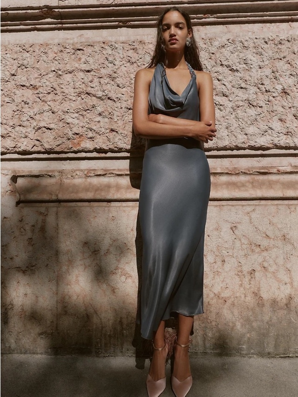 Zara ASYMMETRIC BEADED SATIN EFFECT MIDI DRESS
ANTHRACITE GREY